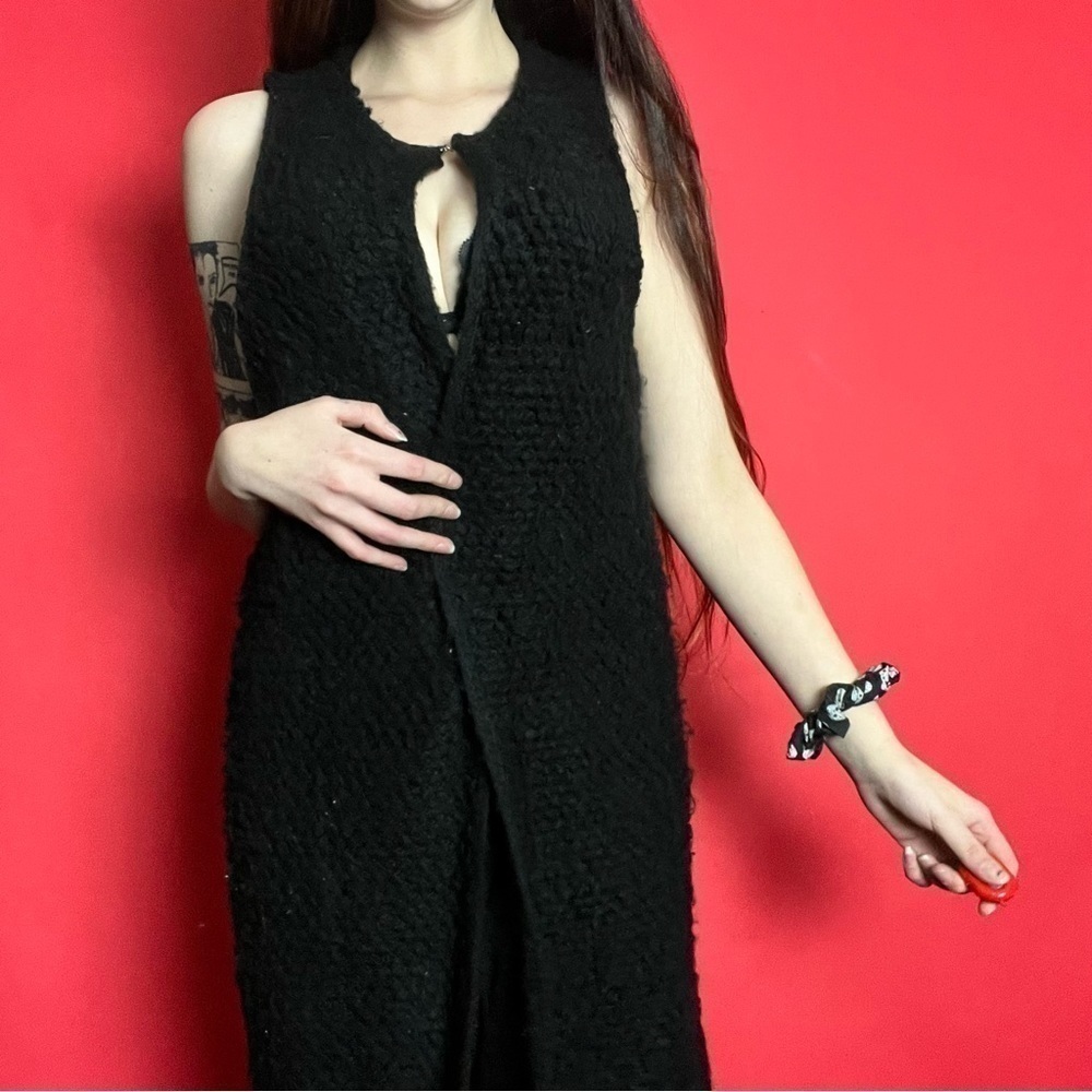 Long vest style cardigan sweater 🖤🖤​​​​​​​​​​​​​​​​​​​​​